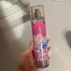 Bath and body works Bubble Gum Pop Body Mist💗